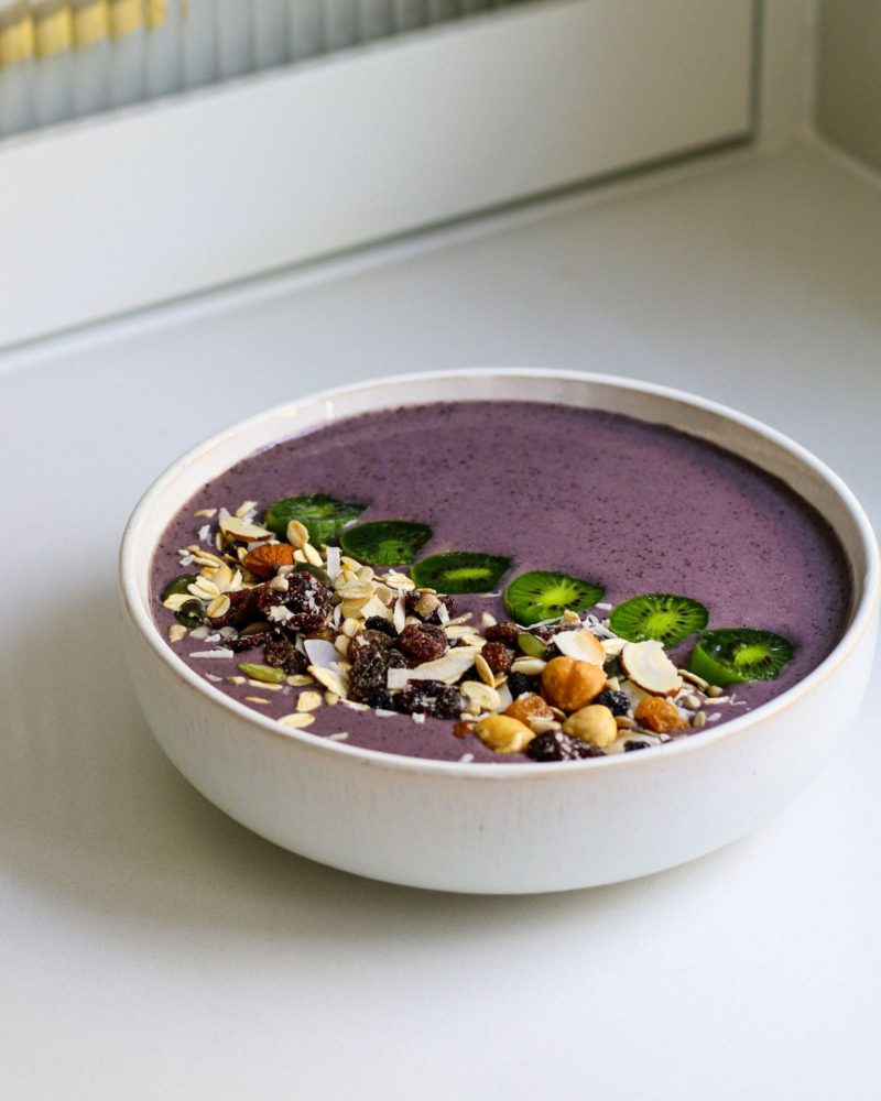 blueberry-spinach-smoothiebowl-3