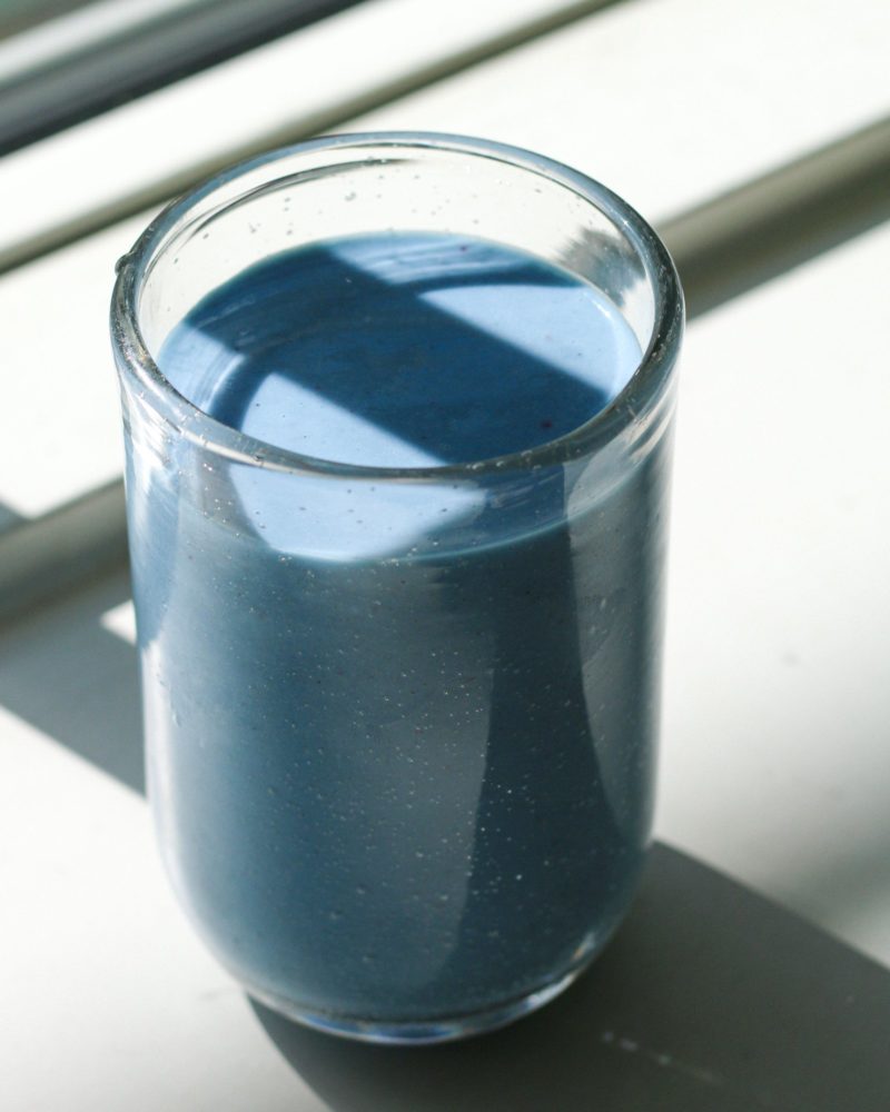 blue spirulina smoothie-3